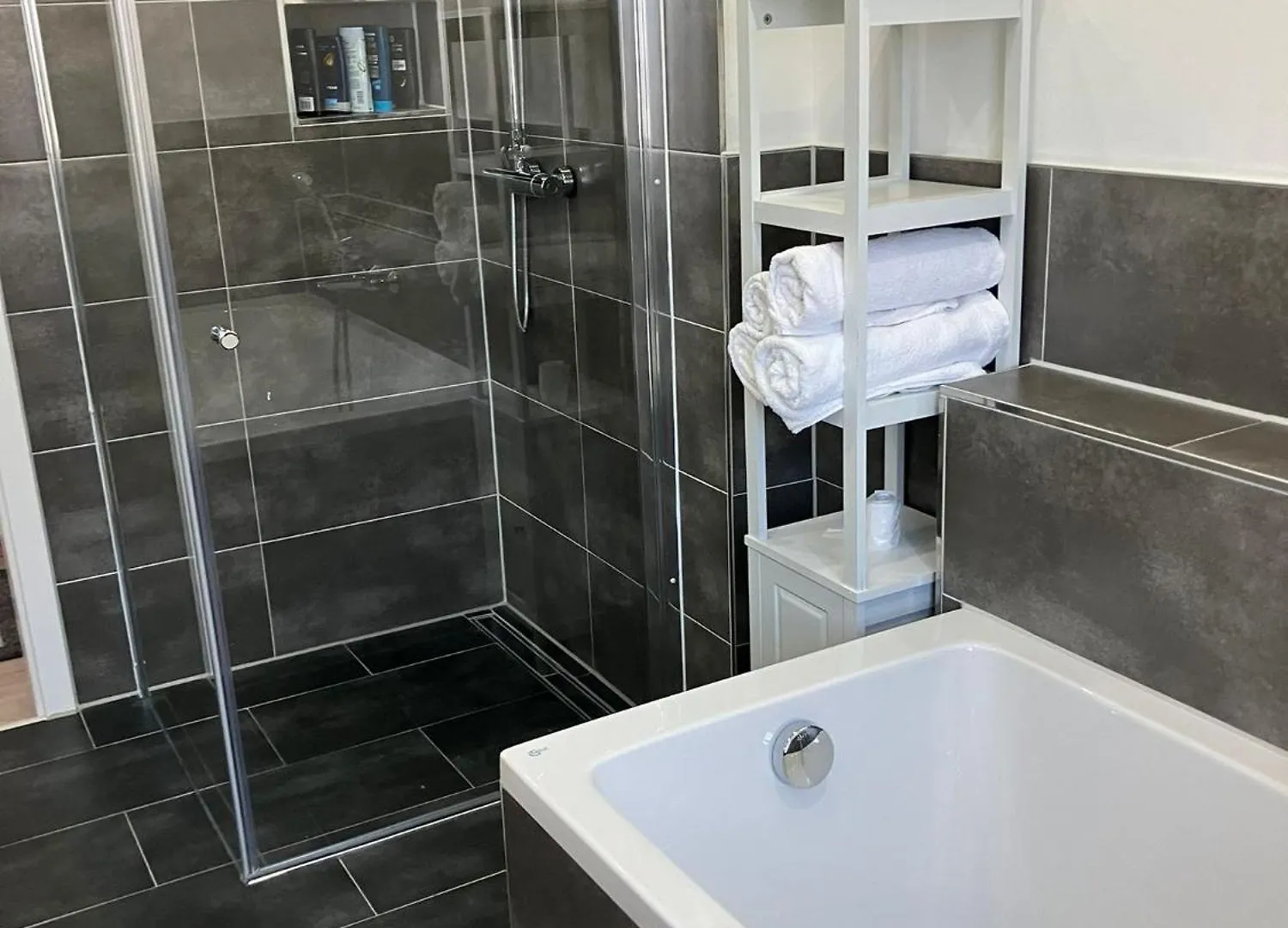 Apartment Moderne Einliegerwohnung Naehe Ingolstadt Und Bad Goegging Munchsmunster